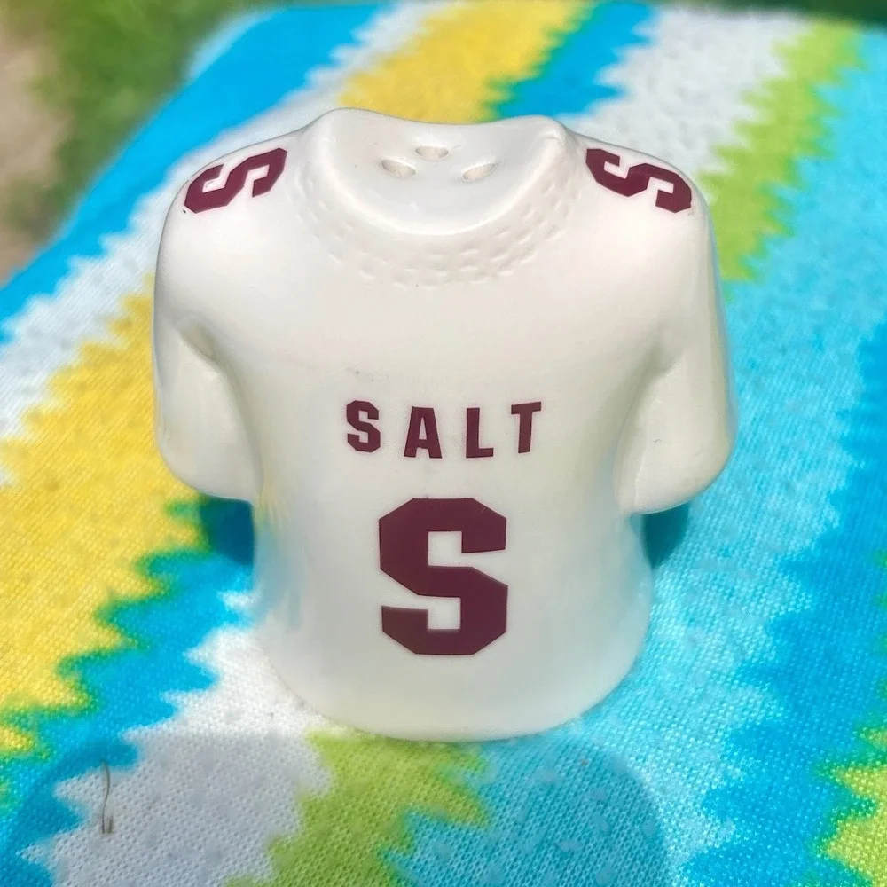 The Memory Company Mississippi State Bulldogs Jersey Salt & Pepper Shakers SEC